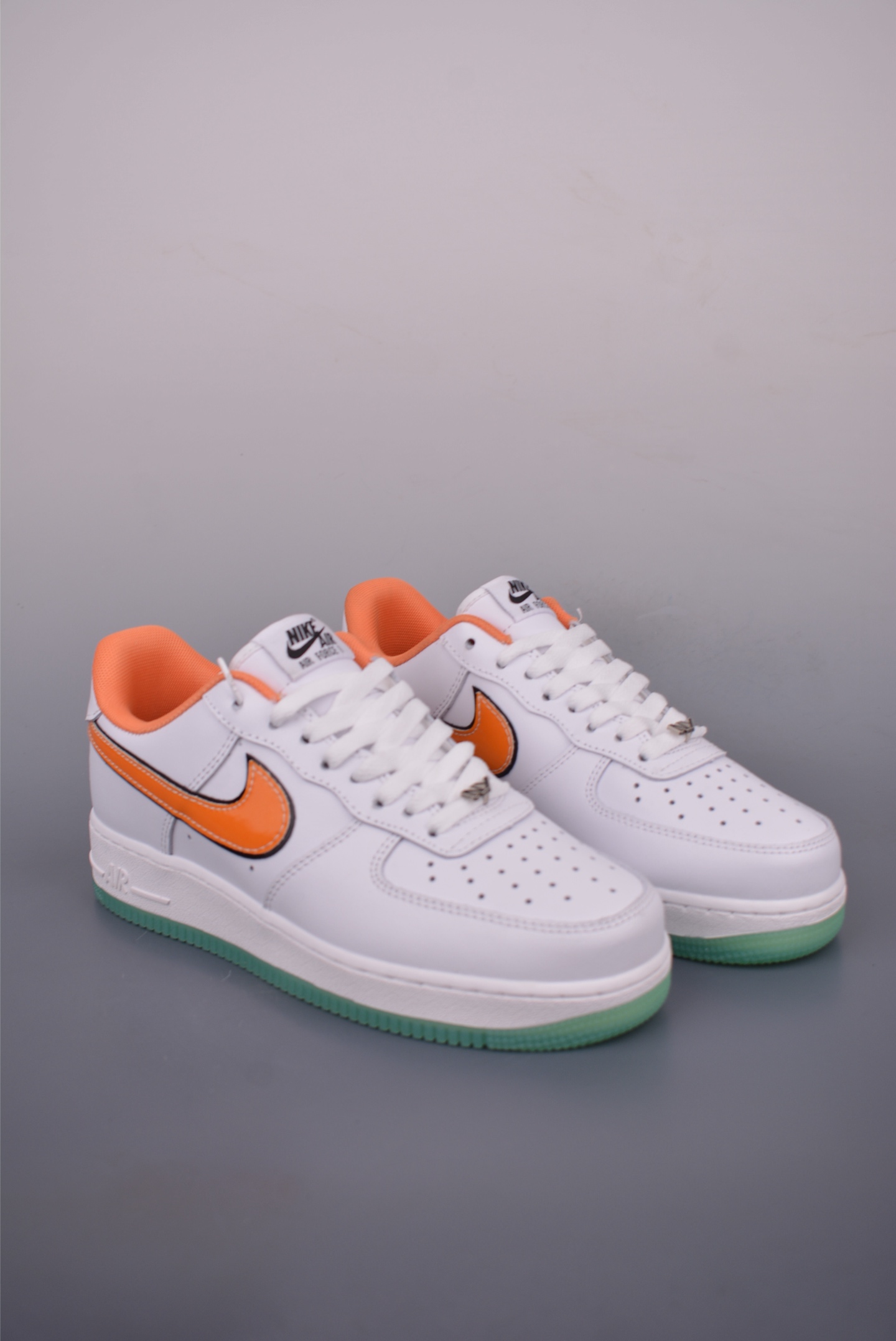 Nike Air Force 1 Low 