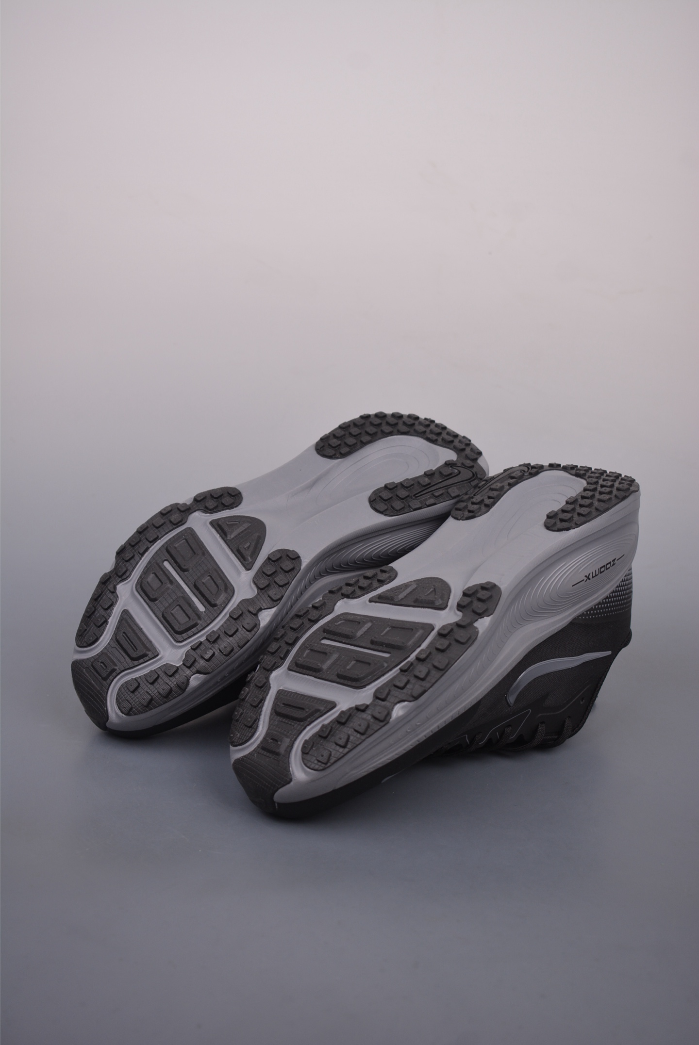 Nike Air Zoom Vomero 18X Black Grey HM2519-372