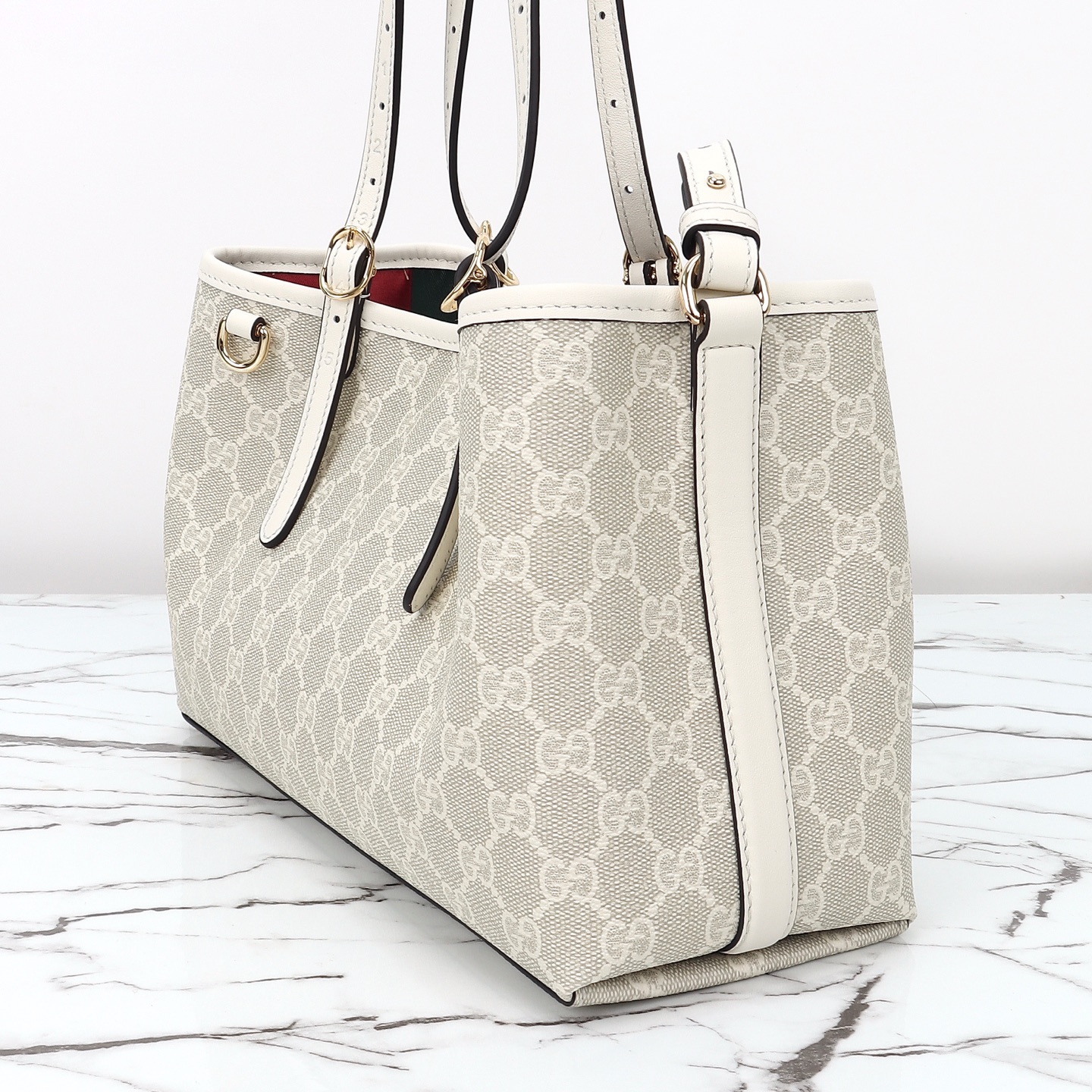 Gucci GG Emblem medium tote bag ‎815214 FAD6L 9641