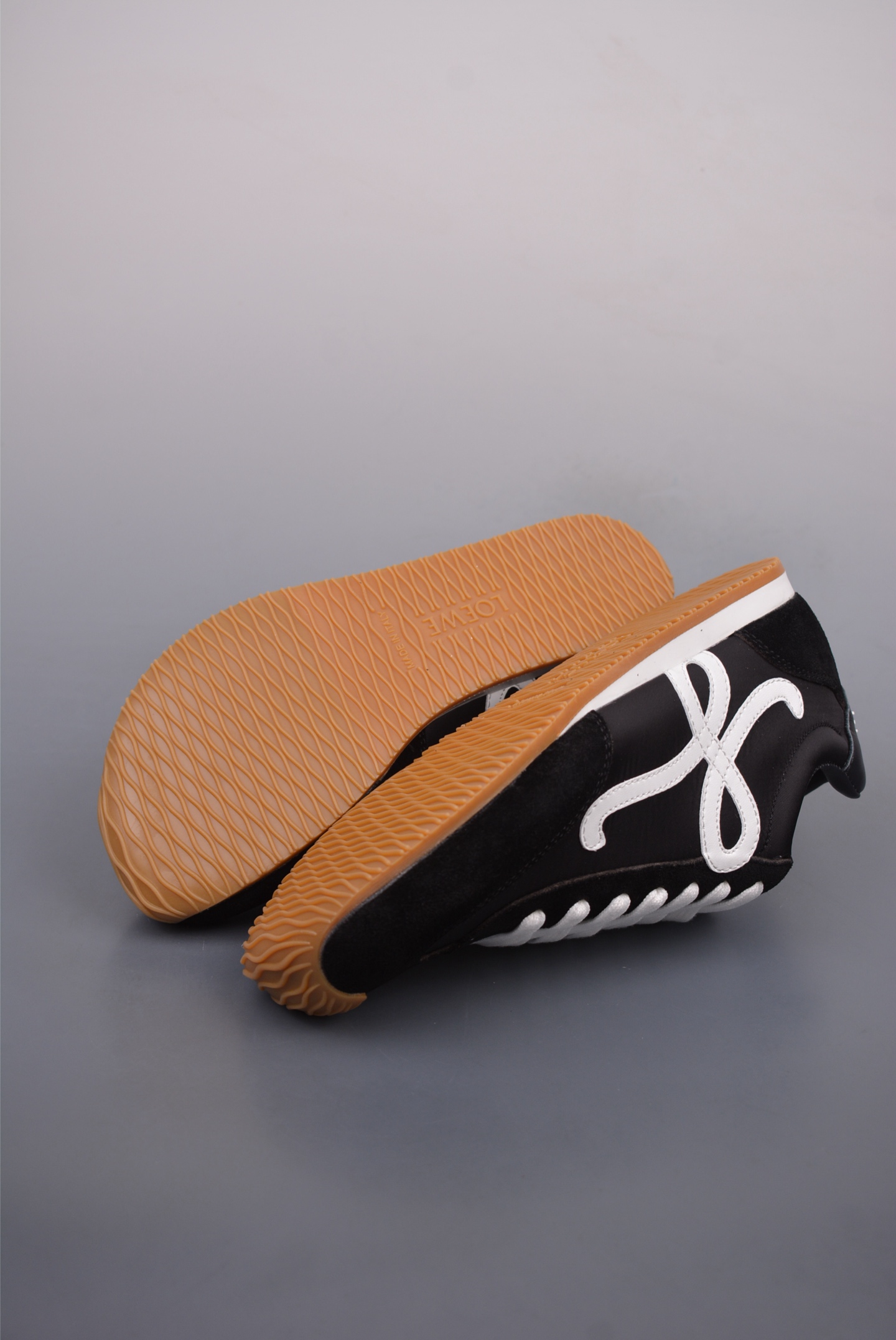 Loewe Ballet Runner 2.0 Sneakers Black and White M816282XB3-1102