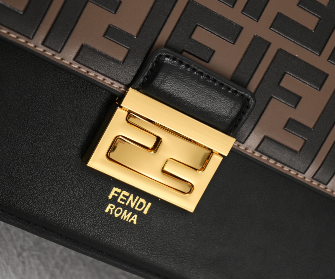 FENDI Printed Large Cover Bag 5577