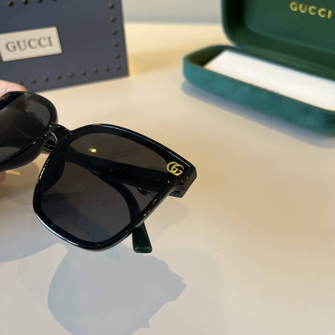 Gucci Square Frame Sunglasses
