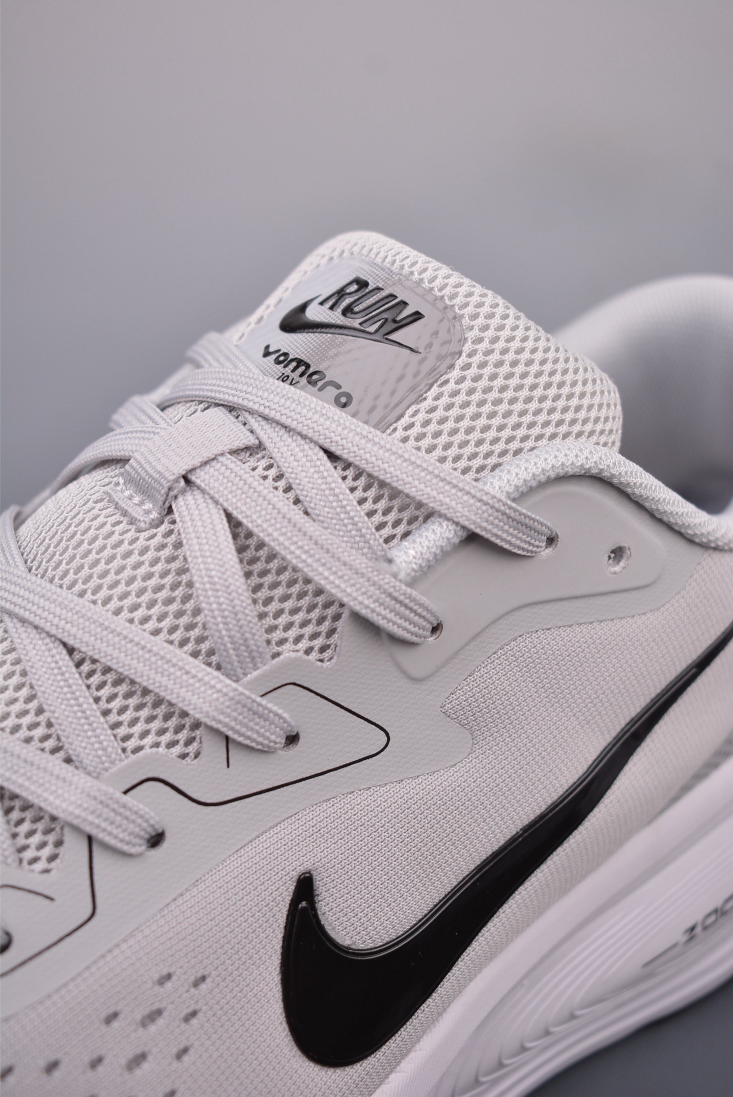 Nike Air Zoom Vomero 18X Grey and Black Hook HM2519-372