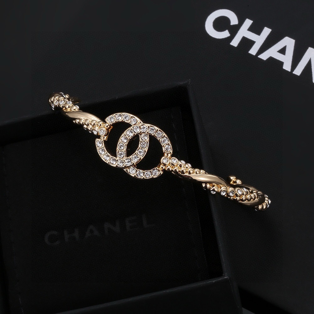Chanel twist diamond bracelet