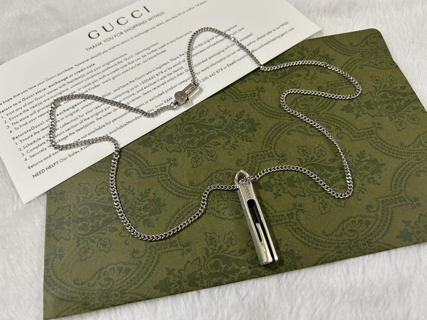 Gucci hollow bar necklace