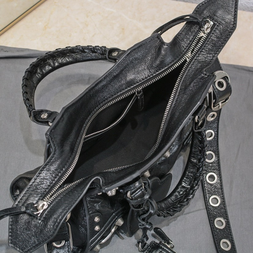 Balenciaga Neo cagole motorcycle bag