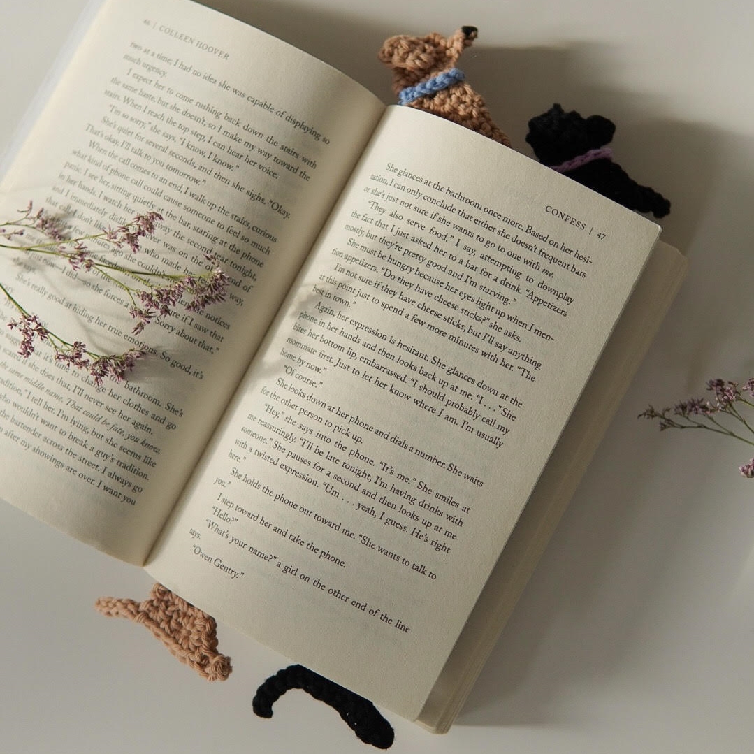 🧵🦮 Handmade Crochet Dachshund Bookmark