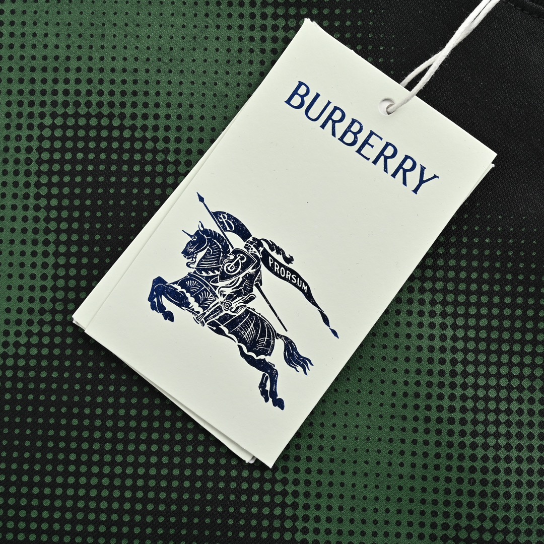 Burberry 24ss summer rendering polka dot warhorse print short sleeves
