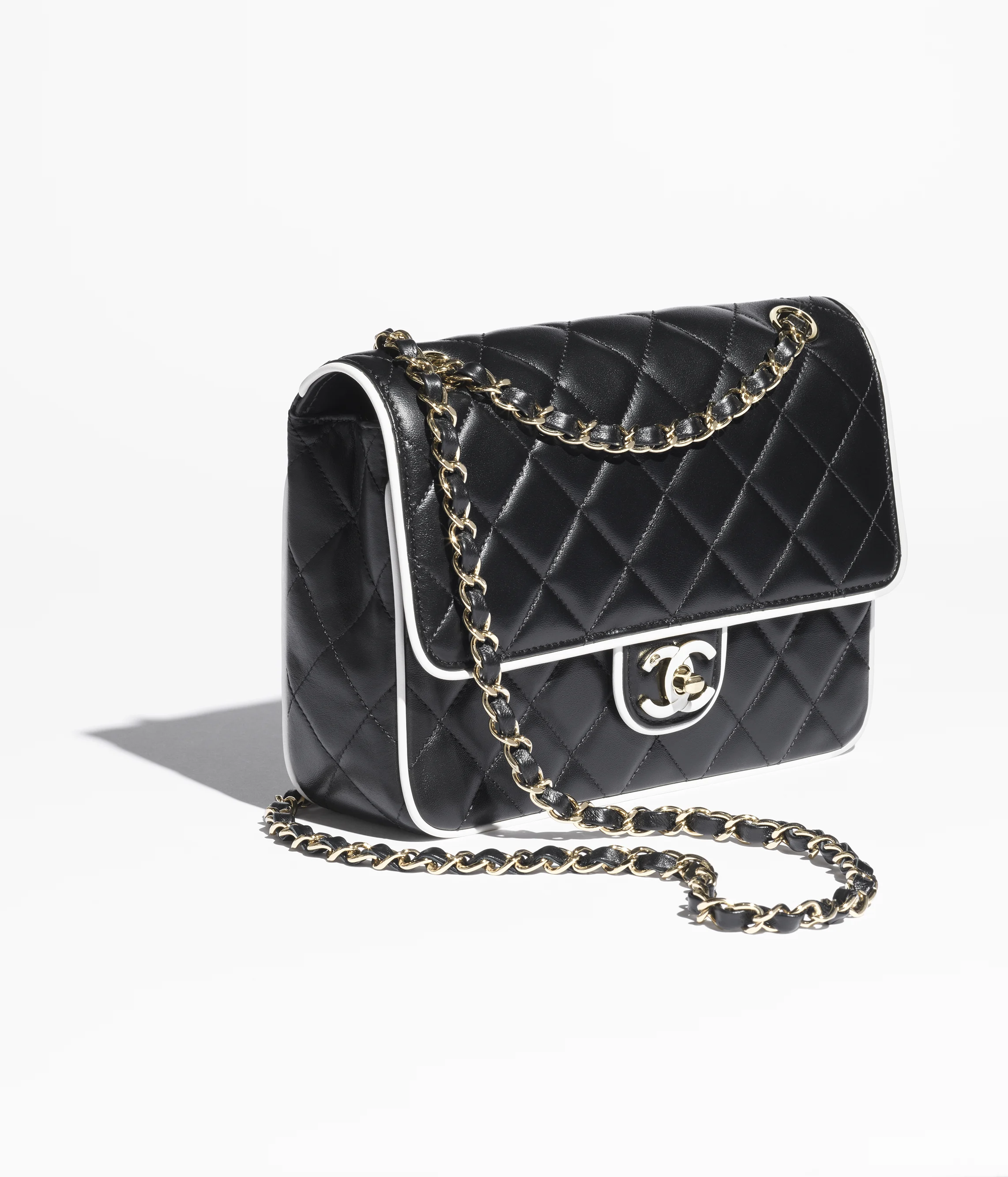Chanel Flap Bag Lambskin & Gold-Tone Metal Black & White AS5150-B19381-NAFJO