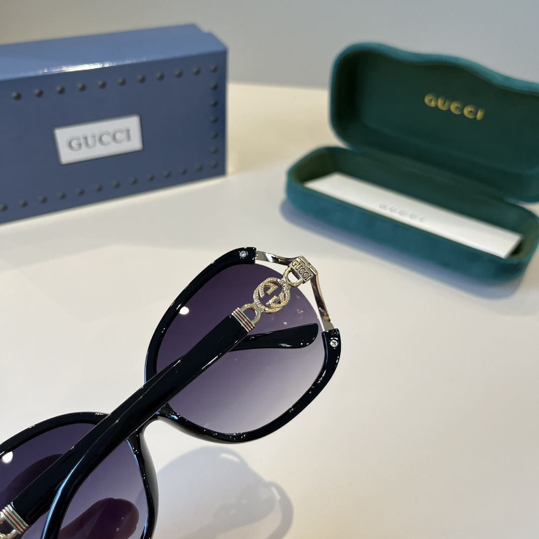 Gucci Round Frame Sunglasses