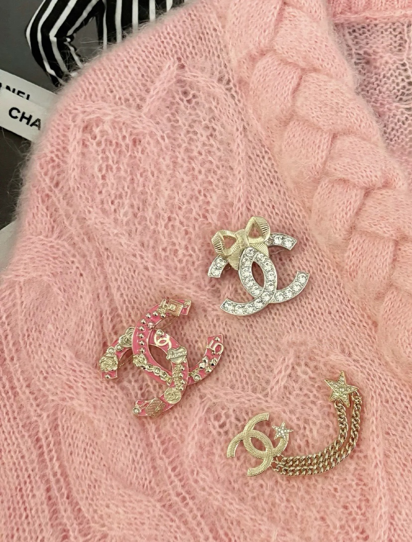 CHAN 24 gold and silver three-dimensional bow brooch