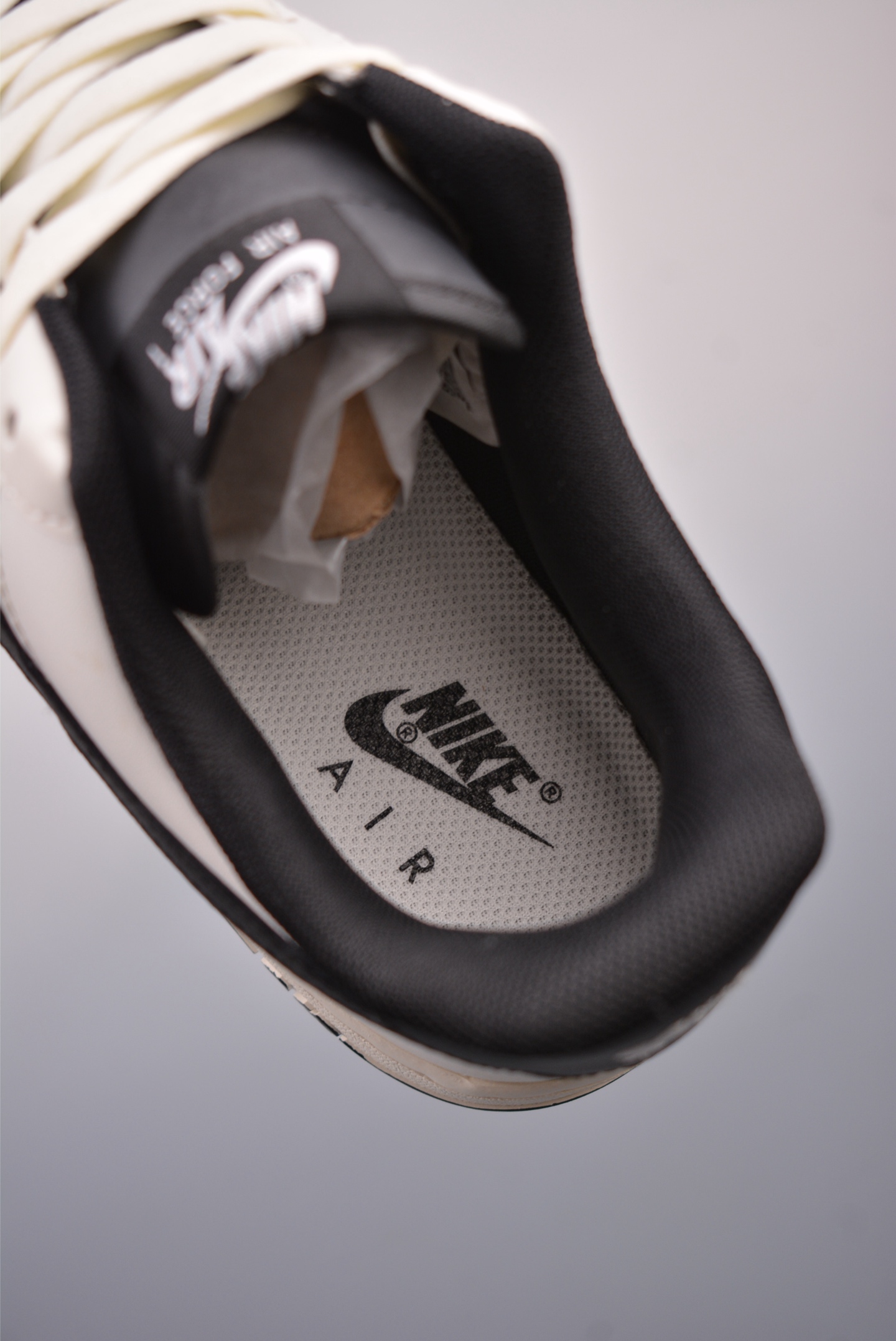 Nike Air Force 1´07 Low Beige, Black and Grey RS2696 112