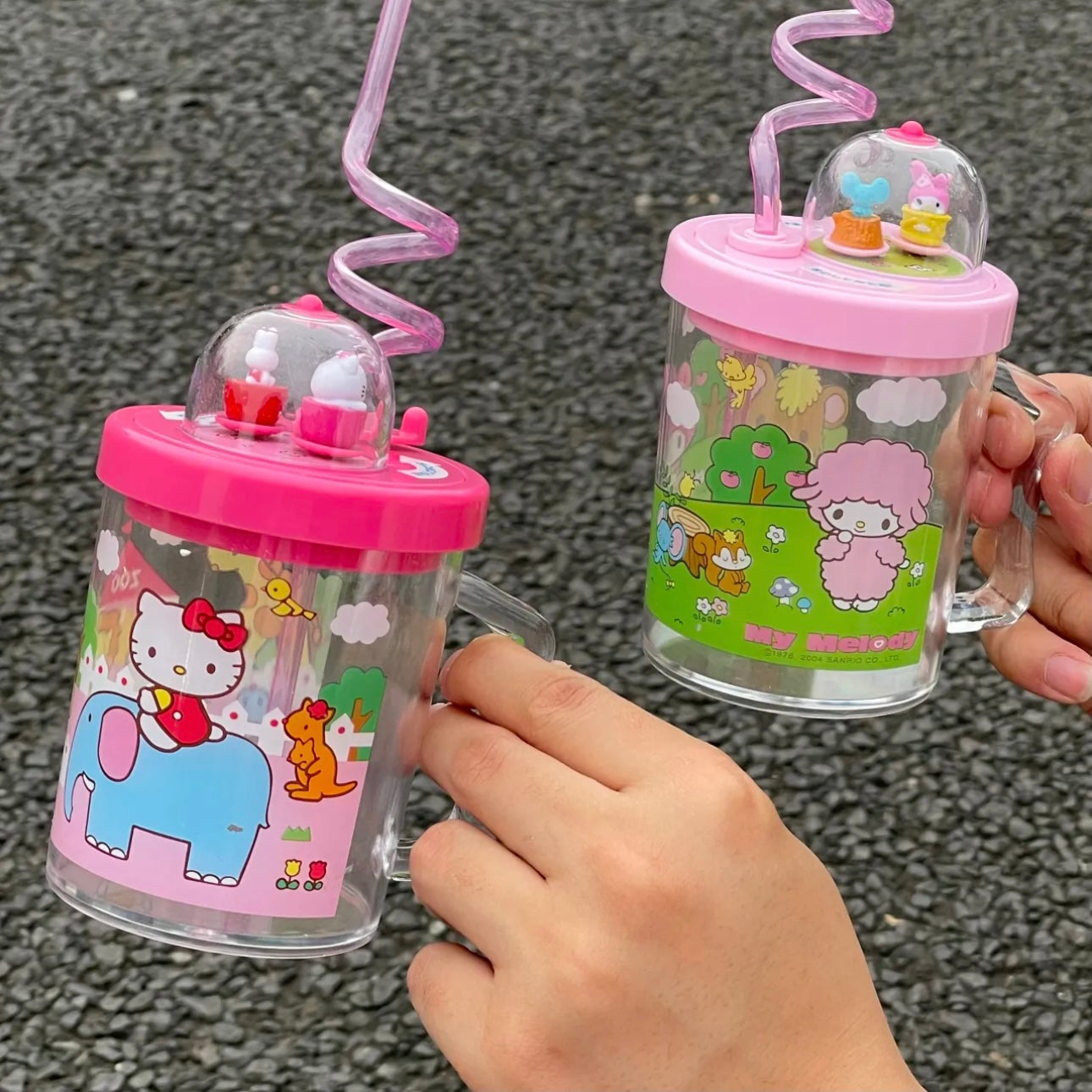 Sanrio Top Swivel Cups Plastic With Lids & Straws