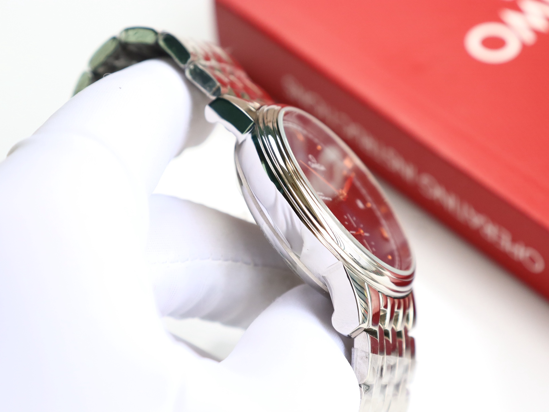 Omega De Ville series two-hand semi-mechanical men's watch