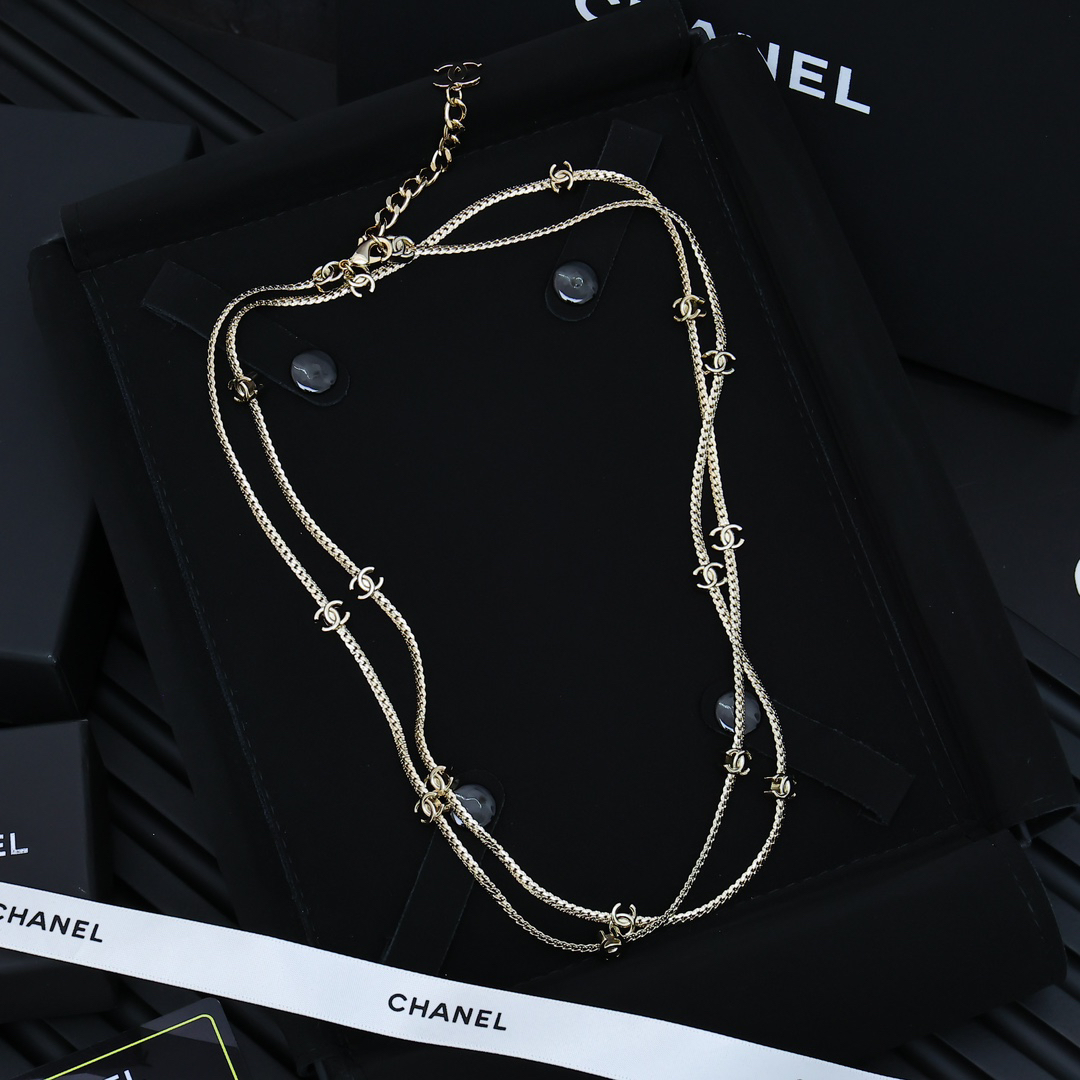 Chanel 24B snake bone chain 15 flower necklace