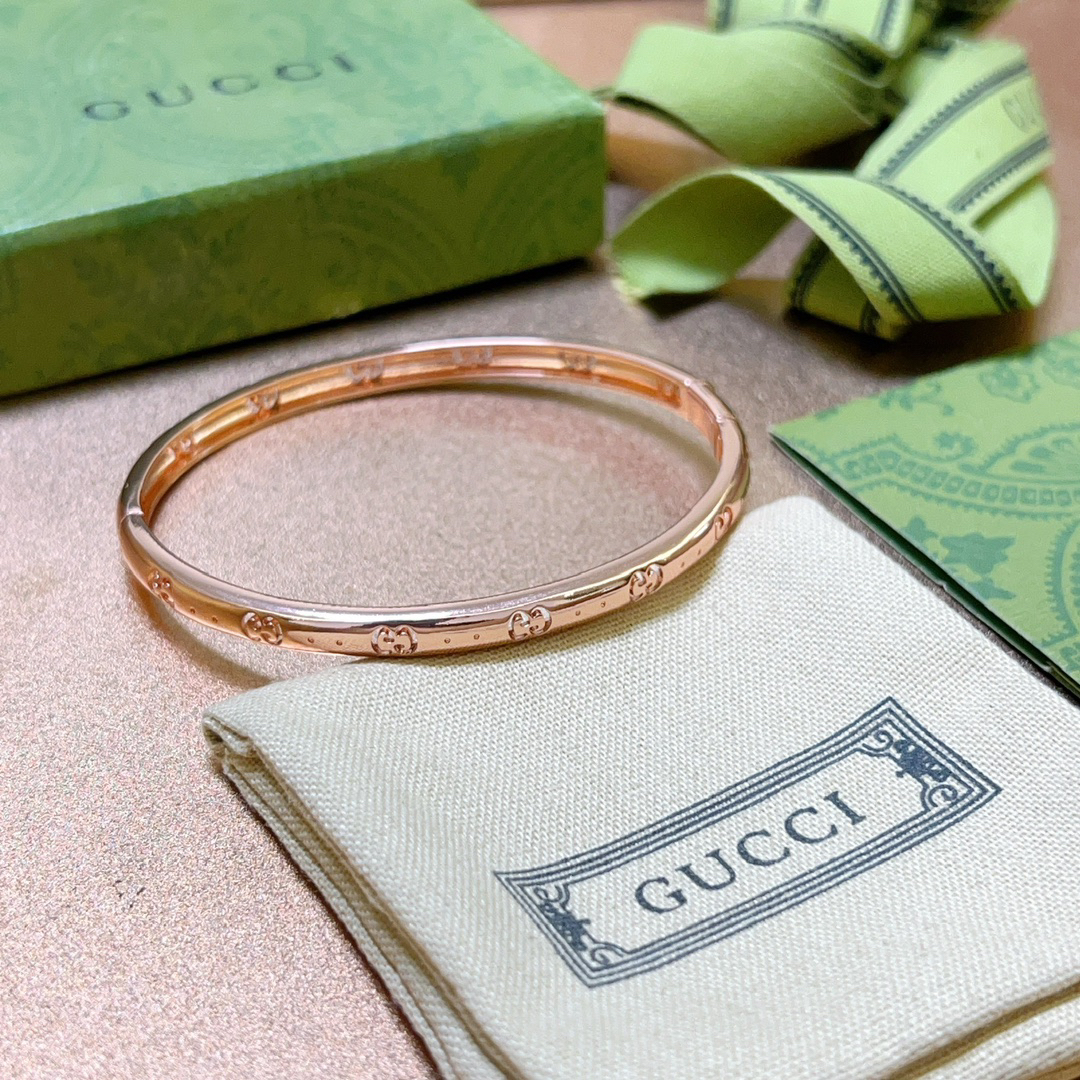 Gucci Thin Ring Engraved Rose Gold Bracelet