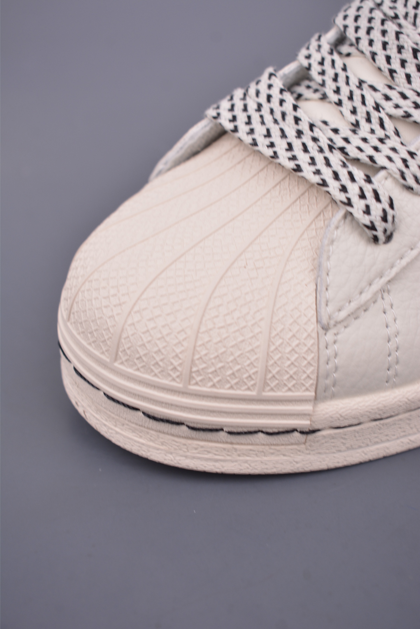 Adidas Originals Superstar sneakers off-white and black SD6815