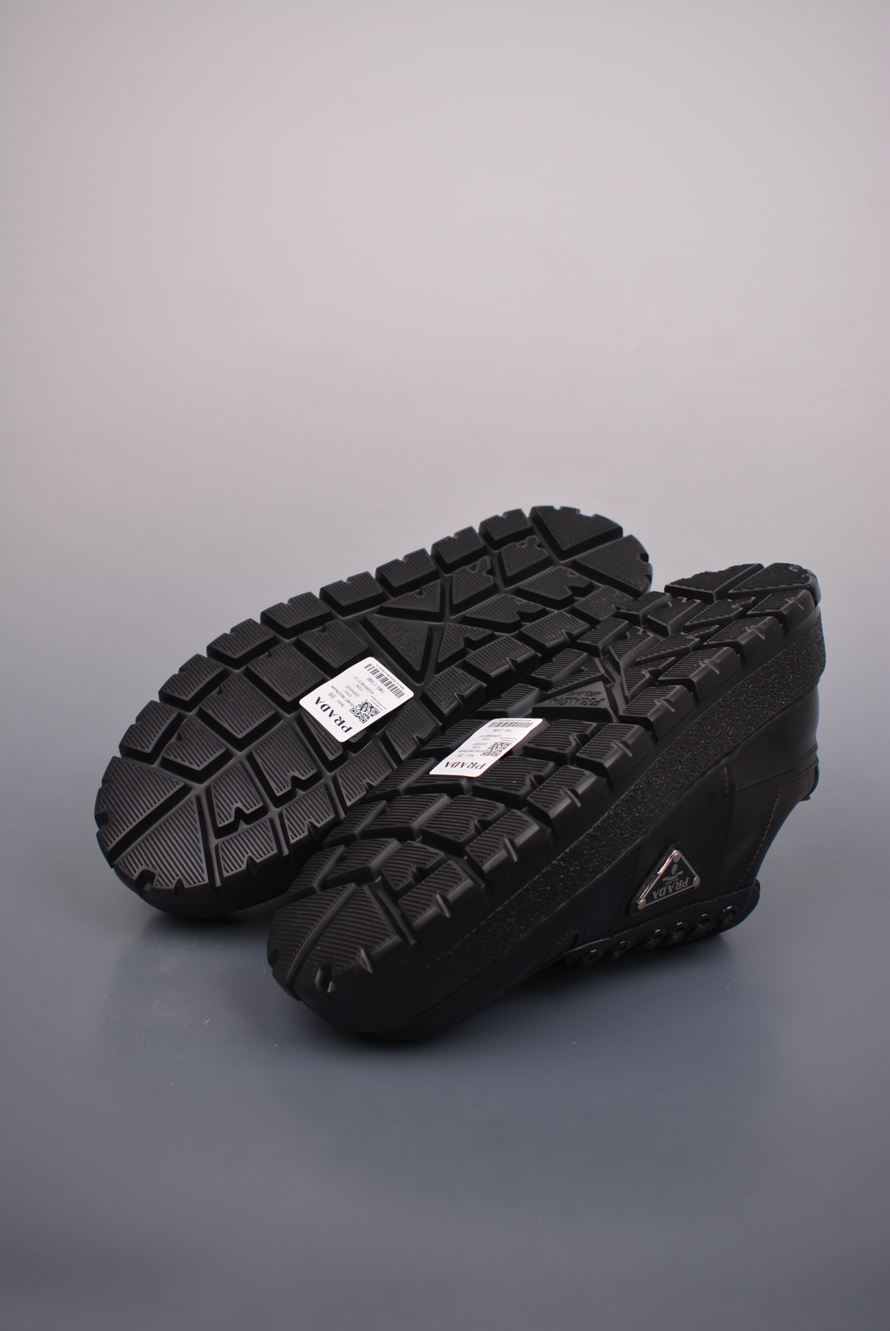 Prada Downtown Low Sneakers black