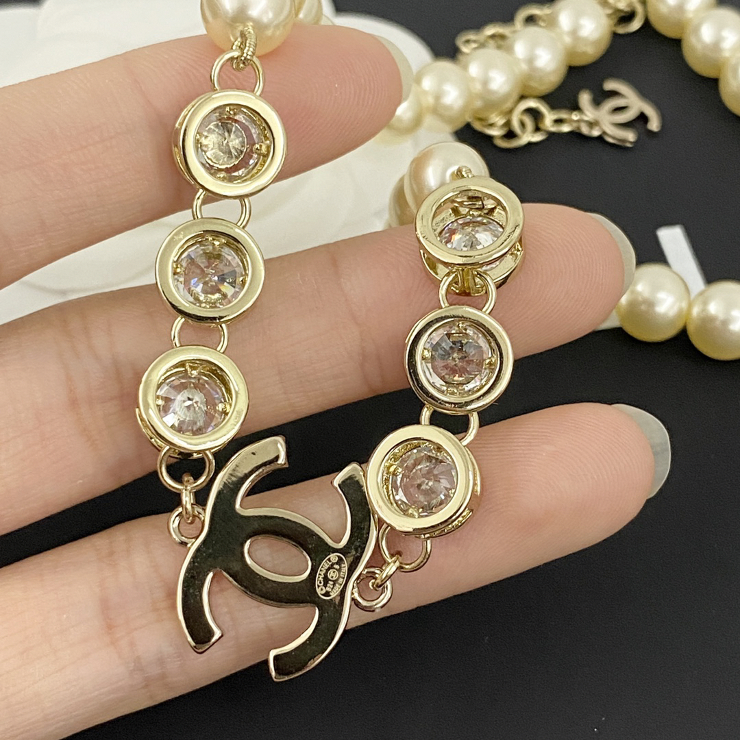 CHAN 24 rhinestone double c pearl necklace