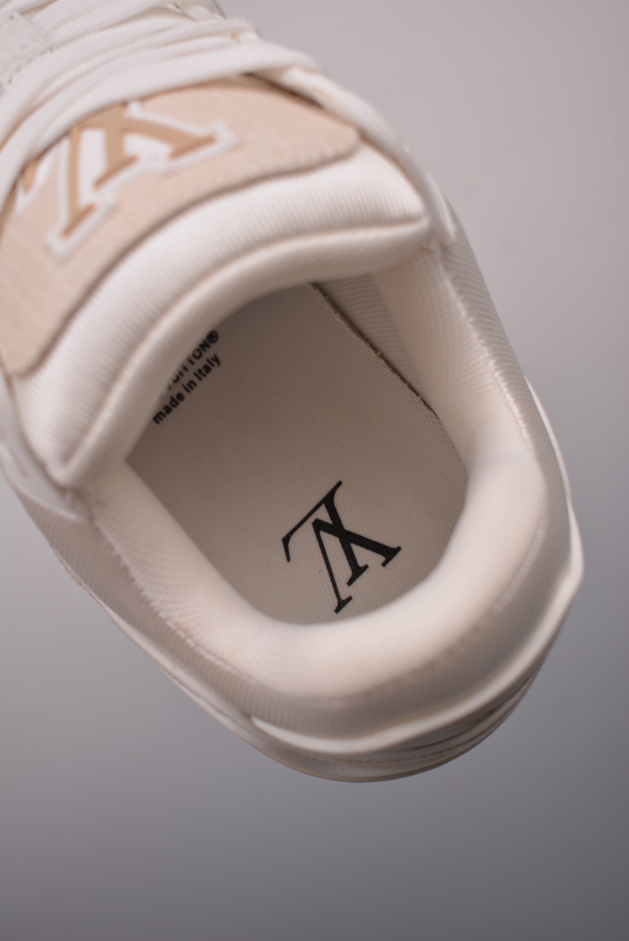 Louis Vuitton Trainer Sneaker Lowv Beige Embossed 1ABOJX
