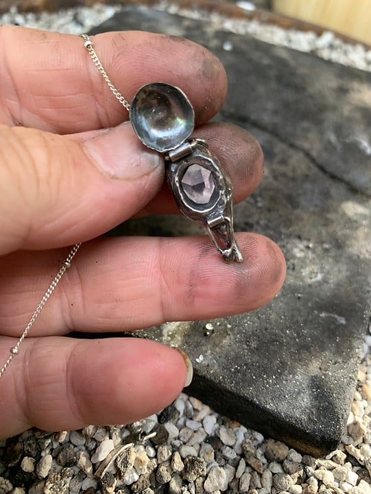 🔥Last day 50% OFF - Amethyst and crow skull locket talisman