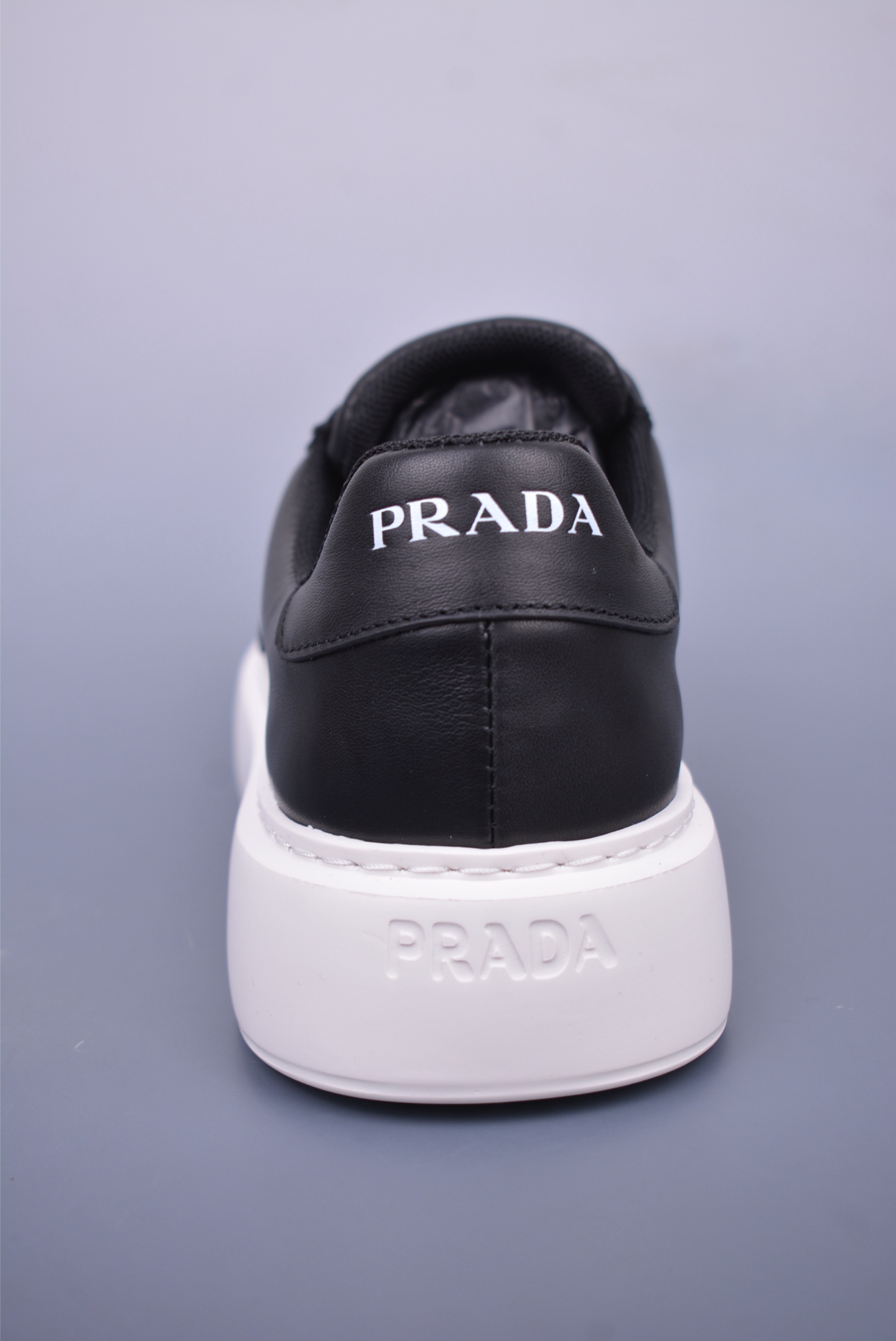 Prada low-top casual sneakers black and white AJ17392118