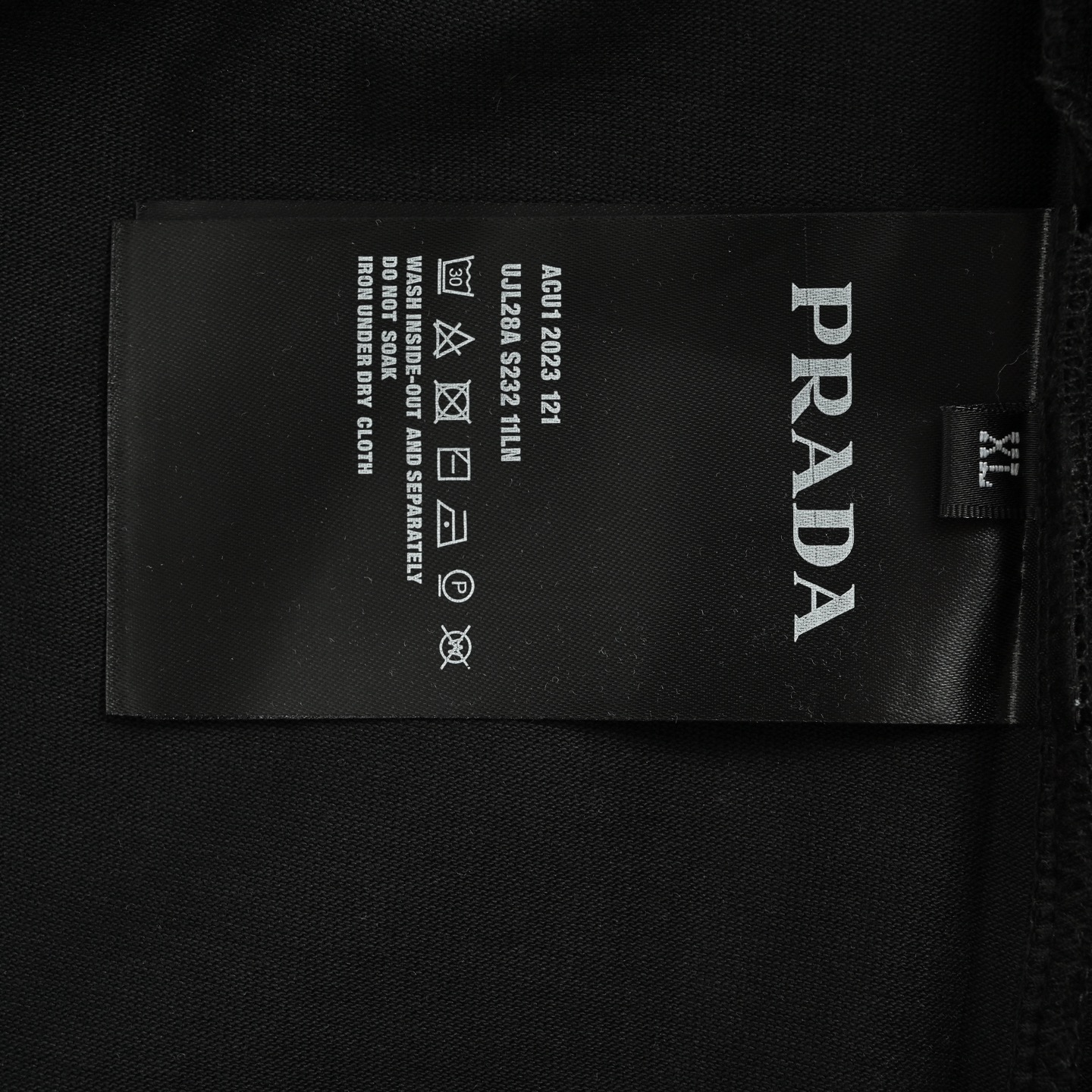 Prada 25ss short-sleeved shirt with silver logo