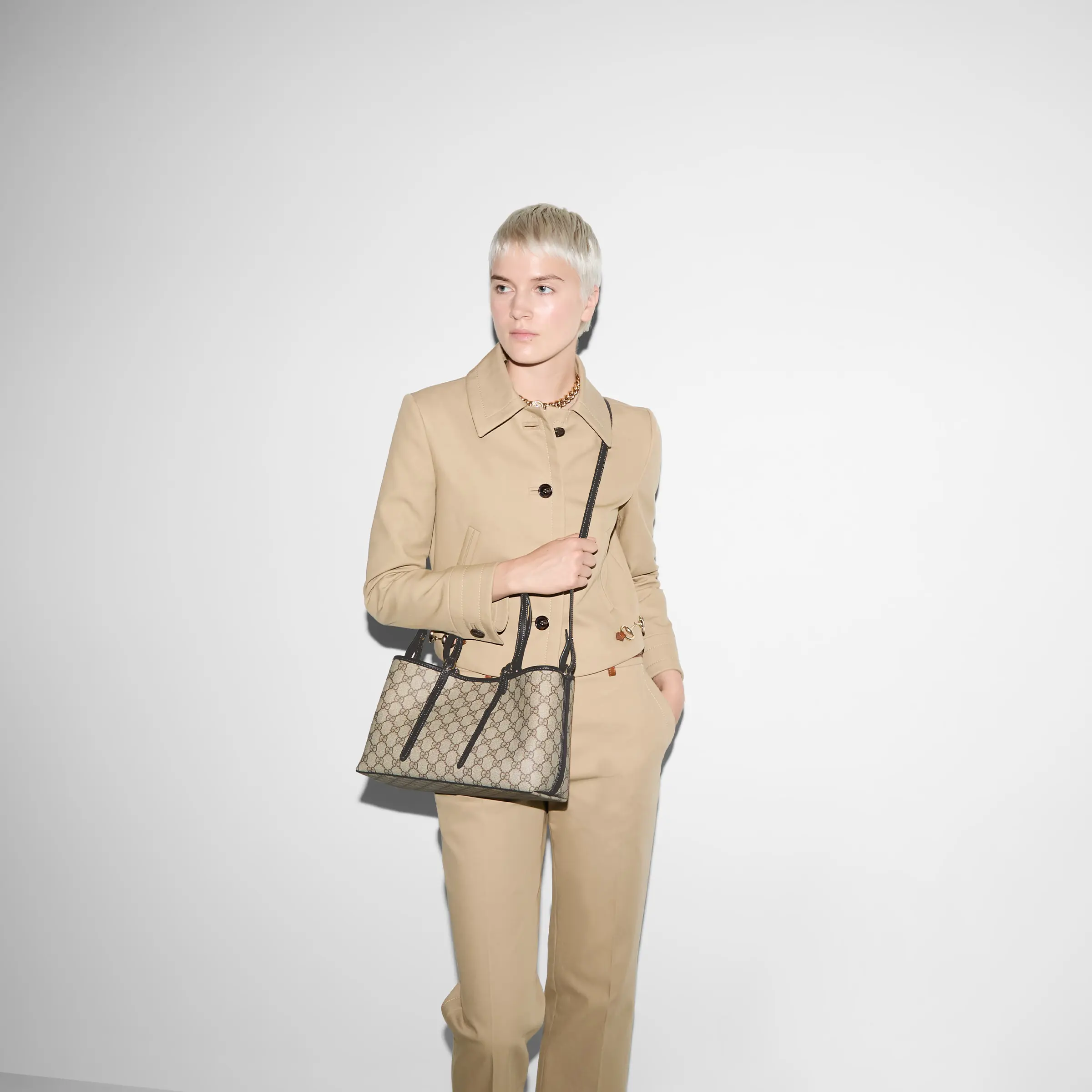 Gucci GG Emblem medium tote bag815214 FAD6L 9741