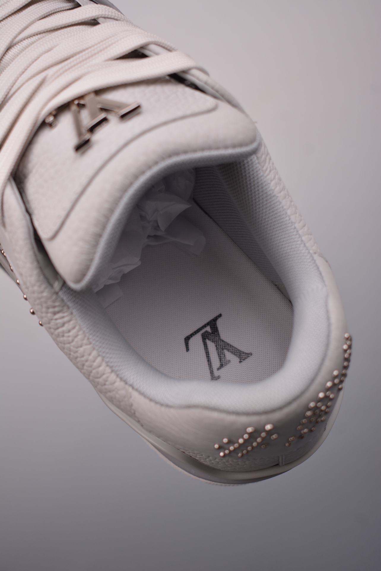2021s Louis Vuitton Trainer Limited Edition Rivet Gray