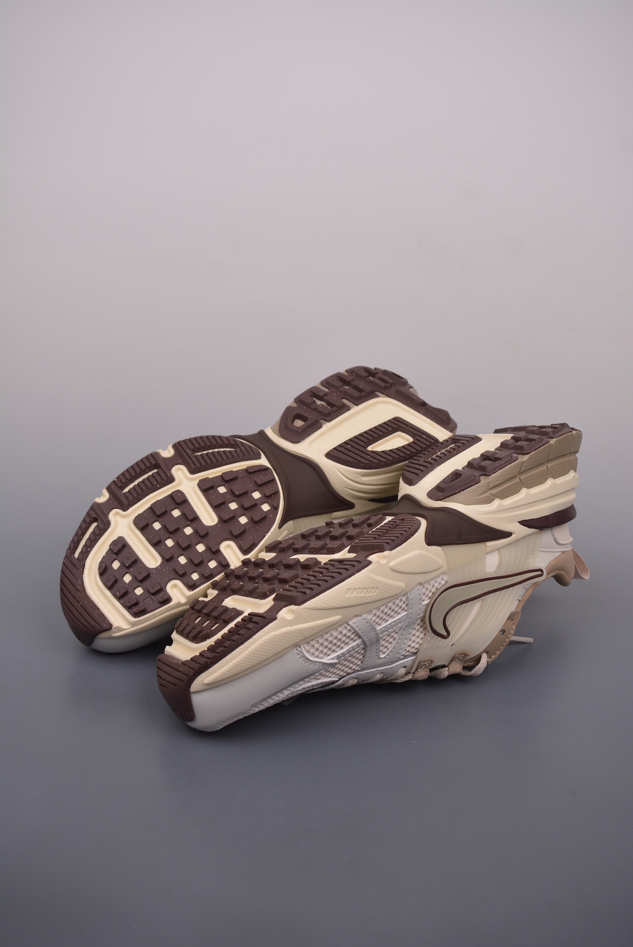 Nike Wmns V2K Runtekk Low Sail Tan Brown FD0736-103