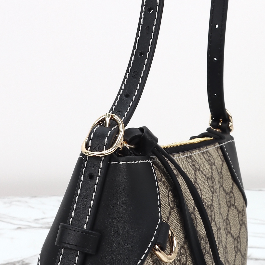 Gucci GG Emblem small shoulder bag 815218 FAEAA 9765