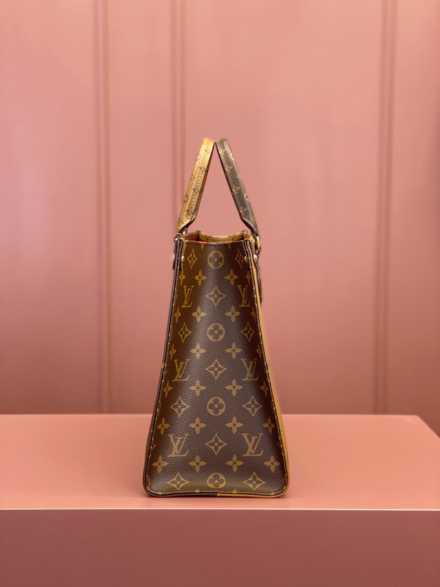 Louis Vuitton ONTHEGO Medium Handbag M45321