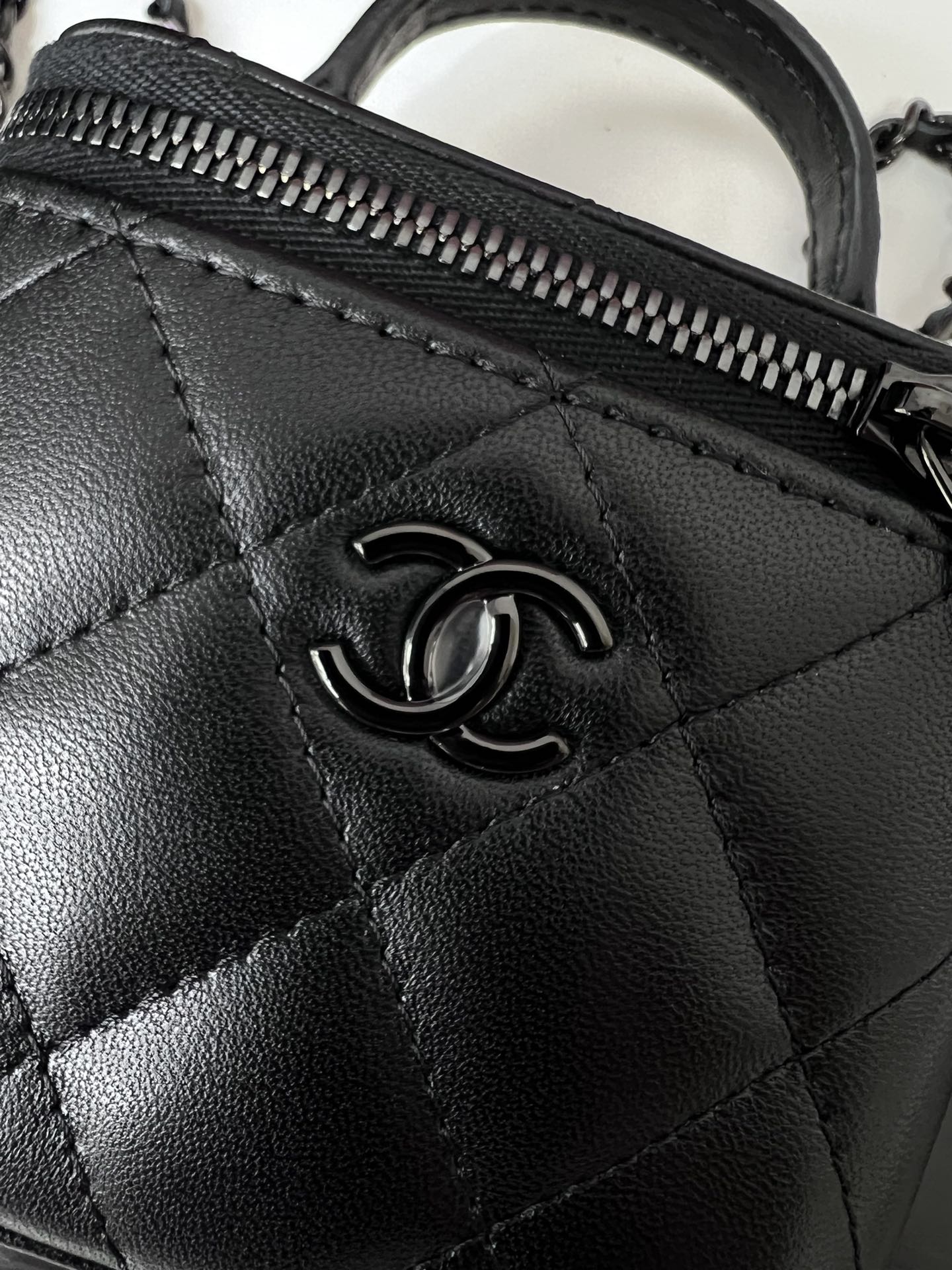 Chanel 24A Tote Box Bag AP2198