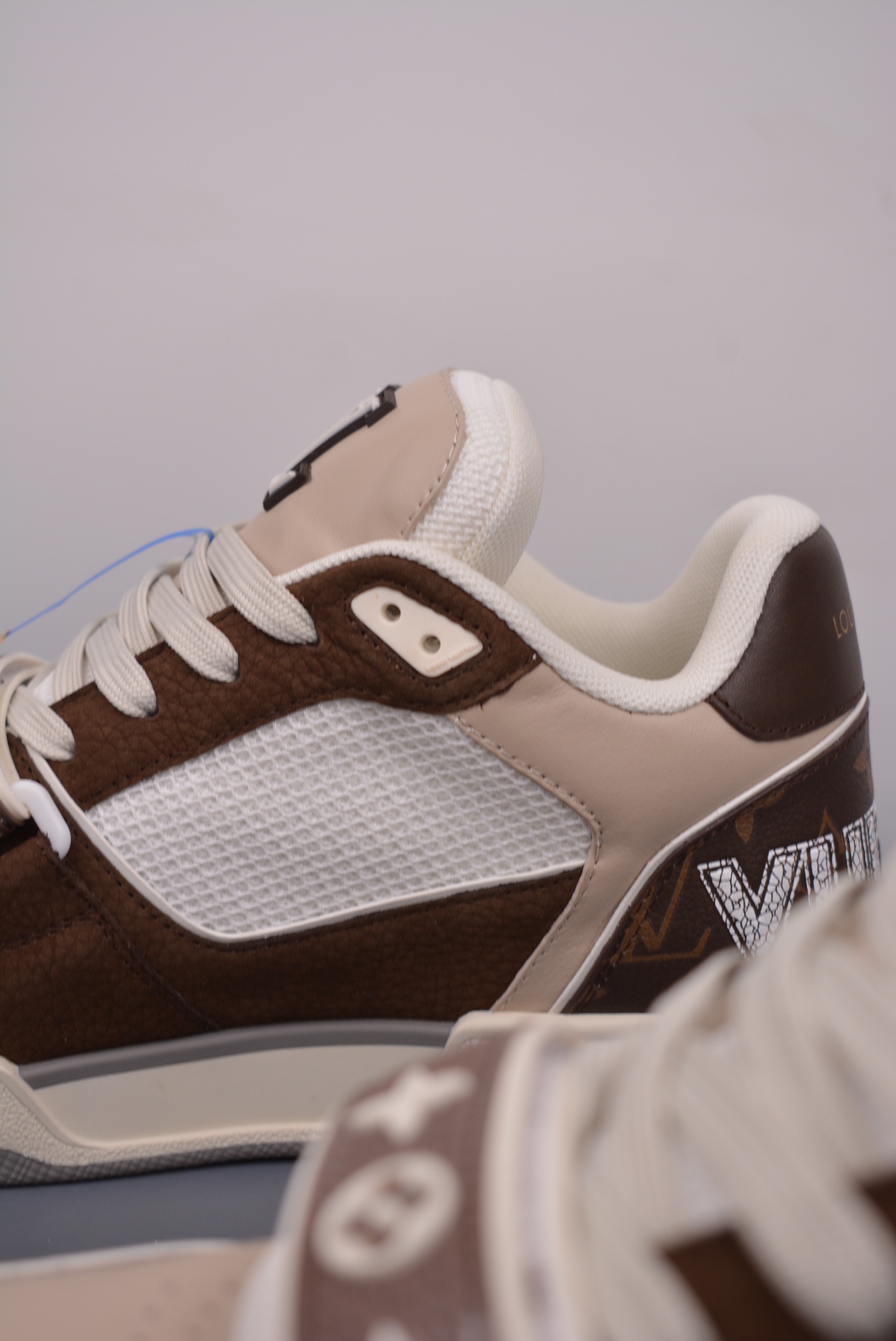 Louis Vuitton Trainer Sneaker Low Dark Brown White Khaki 1AC51G