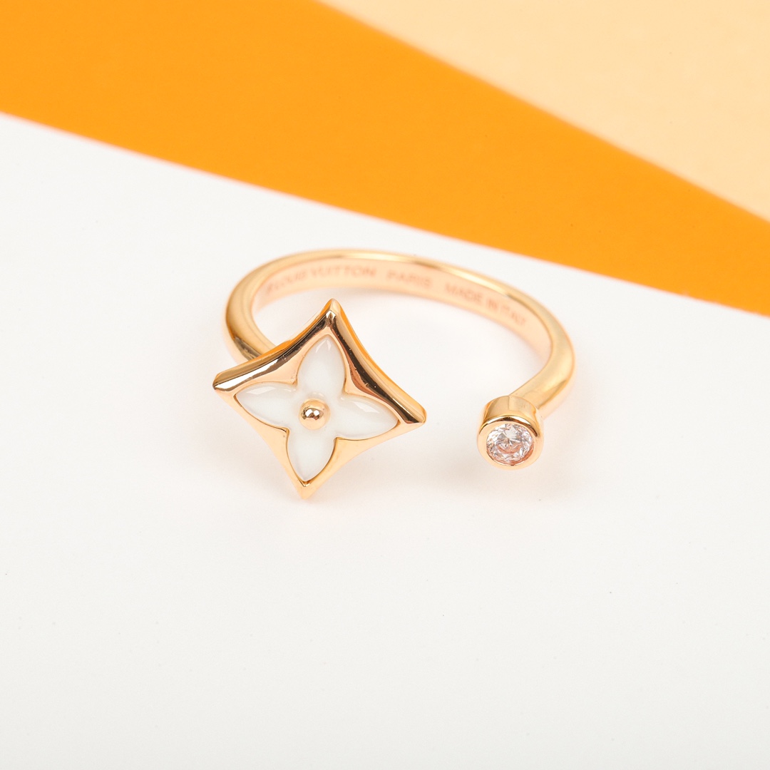 Louis Vuitton Mother-of-pearl Four-leaf Clover Ring
