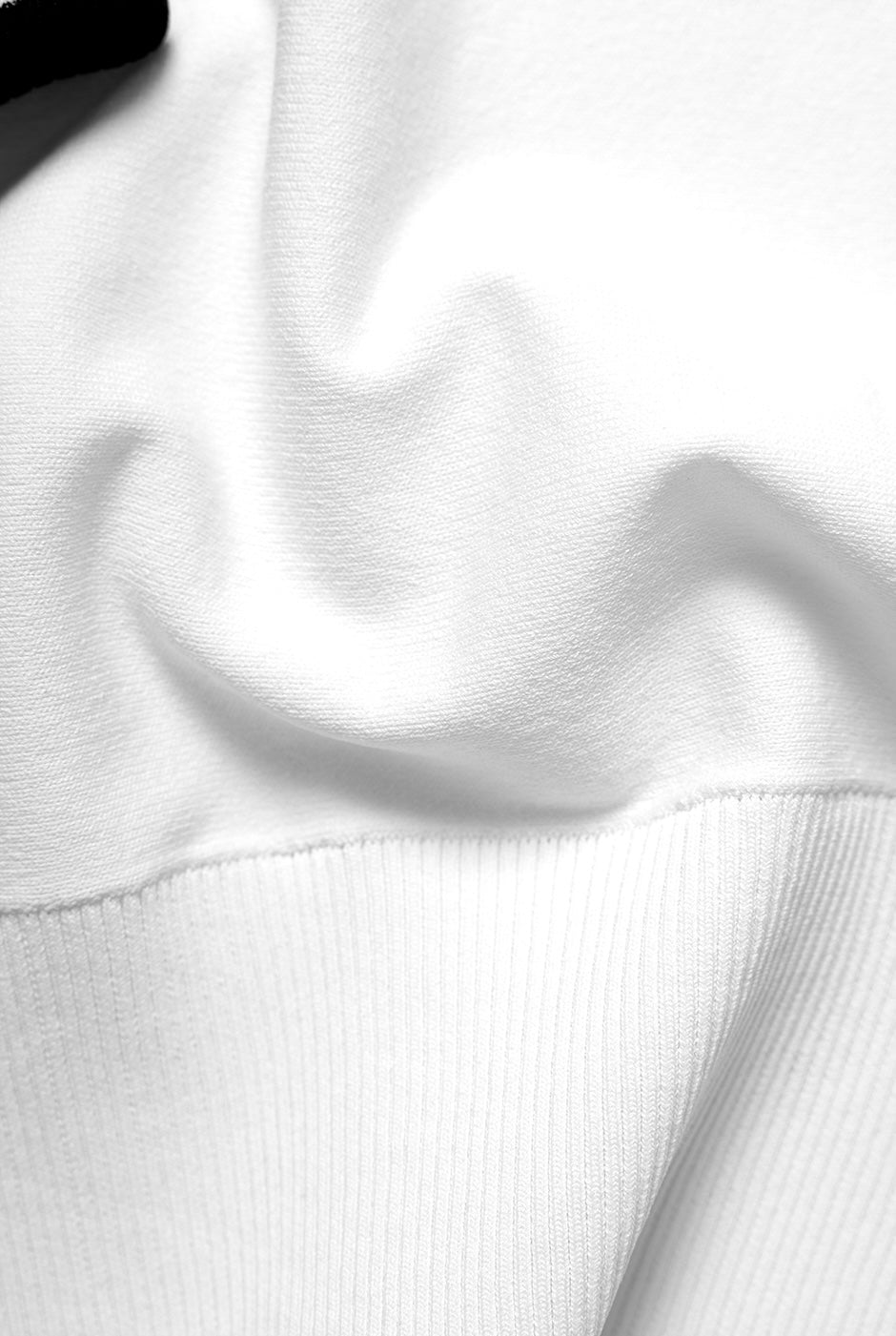Pullover Black And White