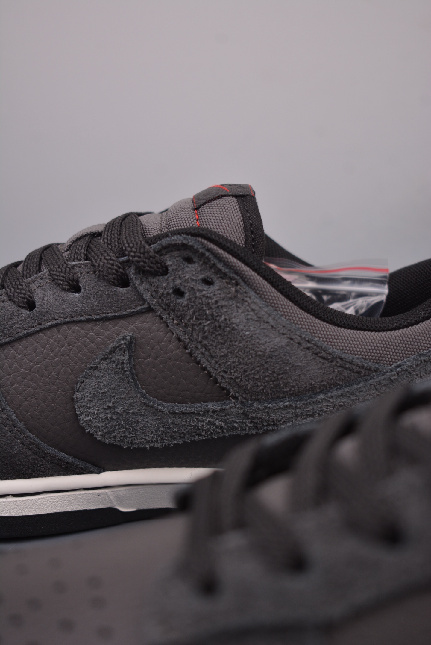 Nike SB Dunk Low Retro Sneakers Suede Black HF3145-001