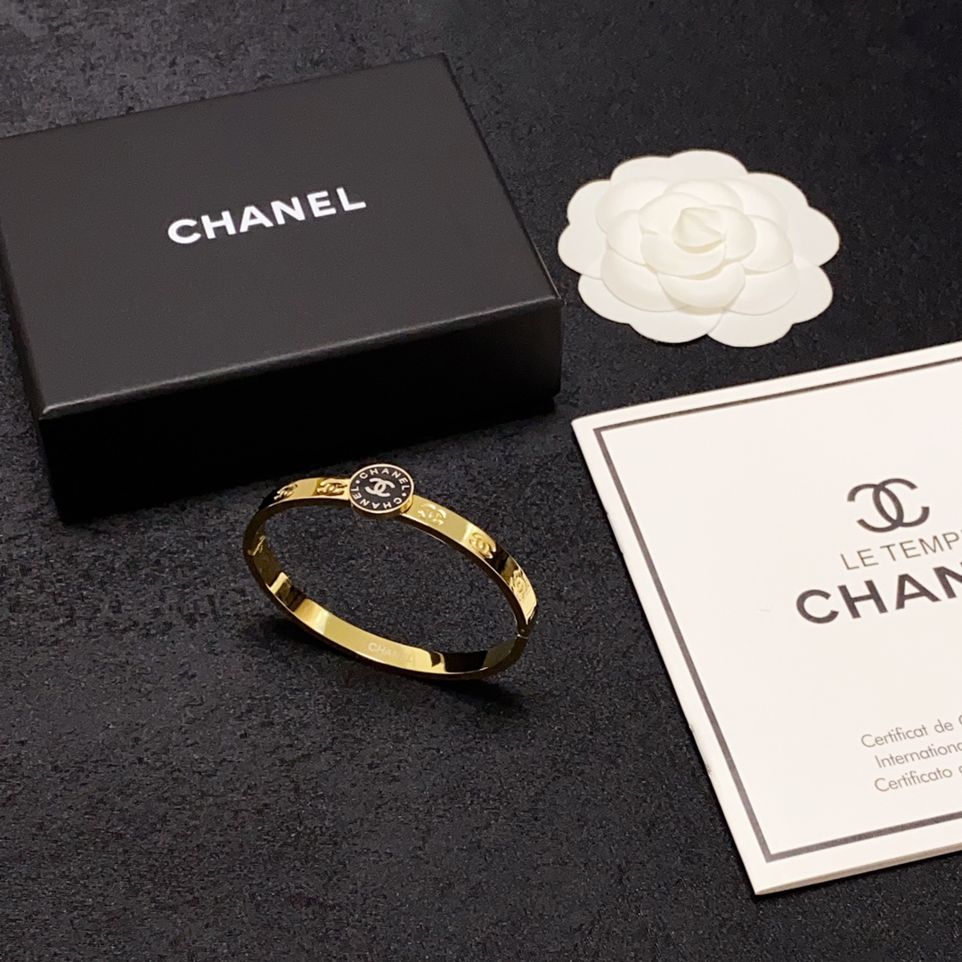 Chanel narrow engraved letter bracelet