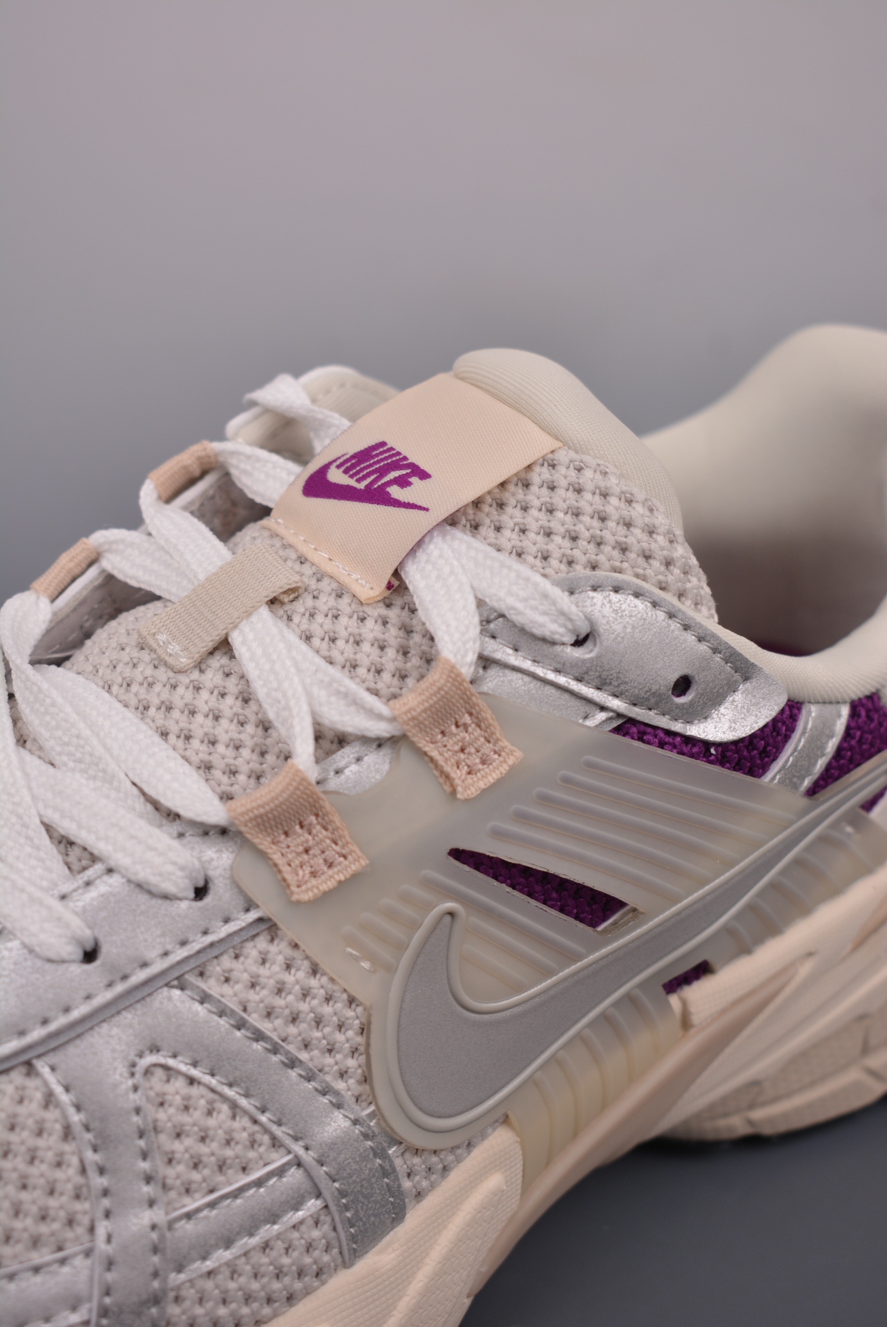 Nike Wmns V2K Runtekk LowSmokey Mauve HF4305-072
