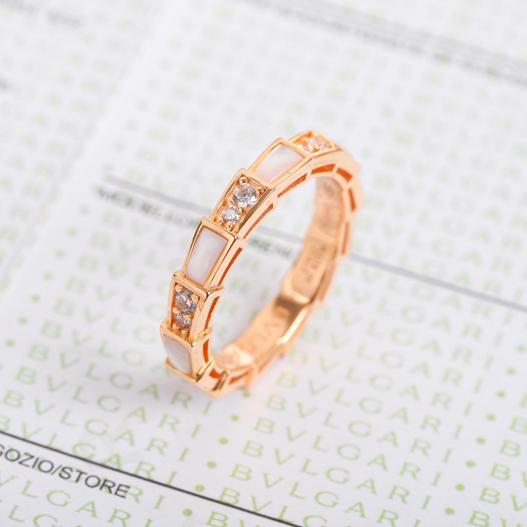 Bulgari Serpenti series mother-of-pearl diamond ring