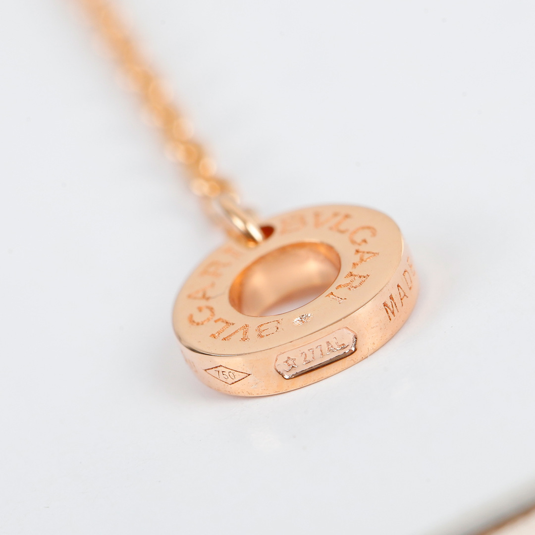 Bulgari fan-shaped agate necklace