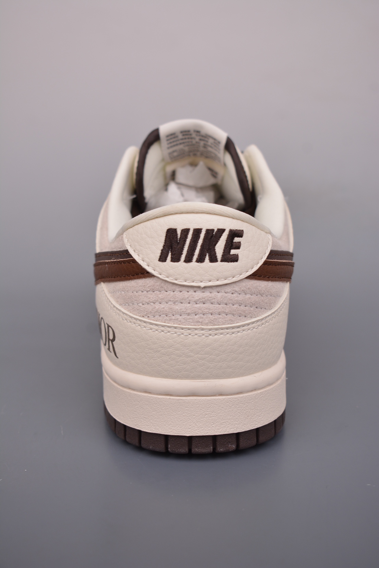 Dior x Nike SB Dunk Low Dior off-white and brown Dior double hook XD6188-046