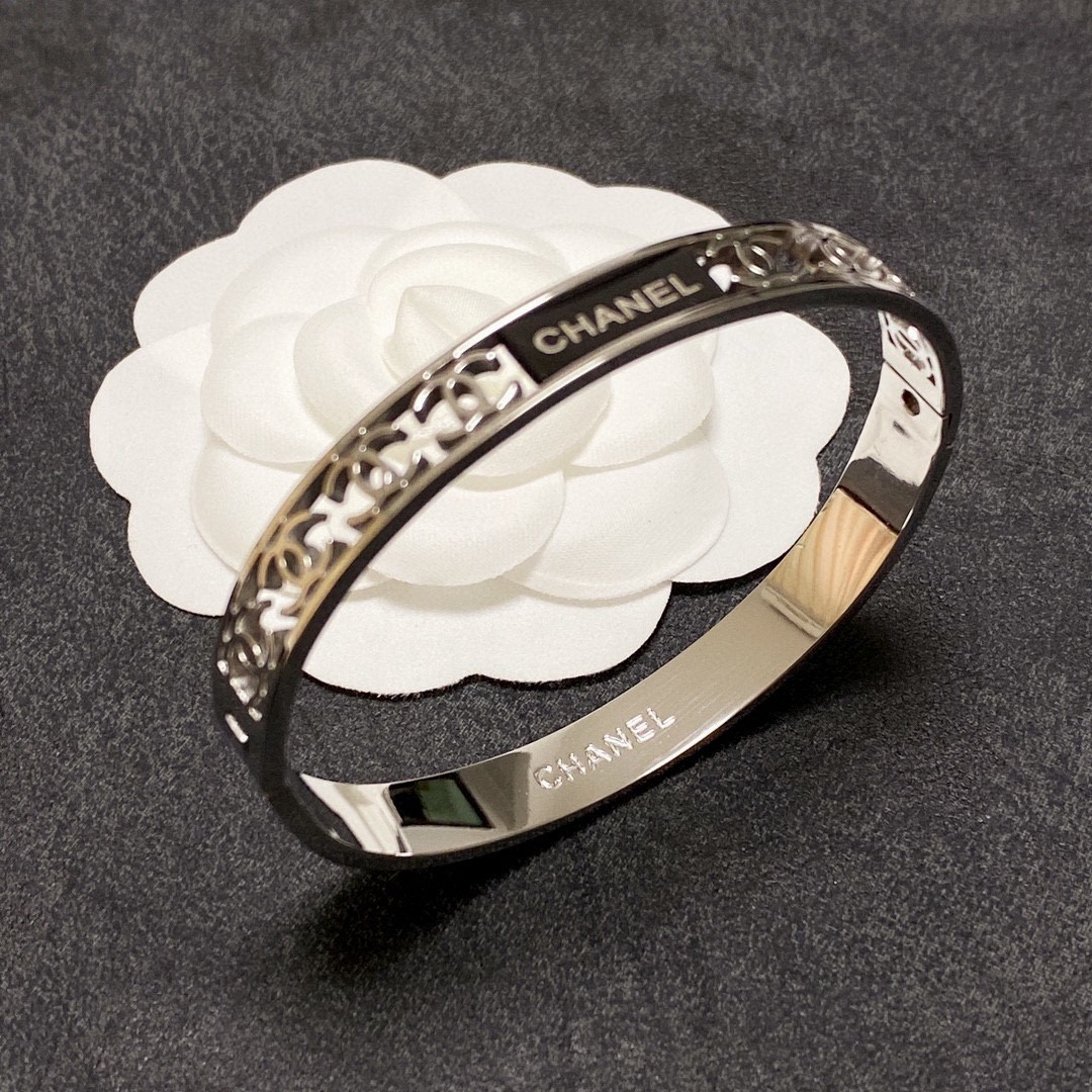 Chanel hollow bracelet