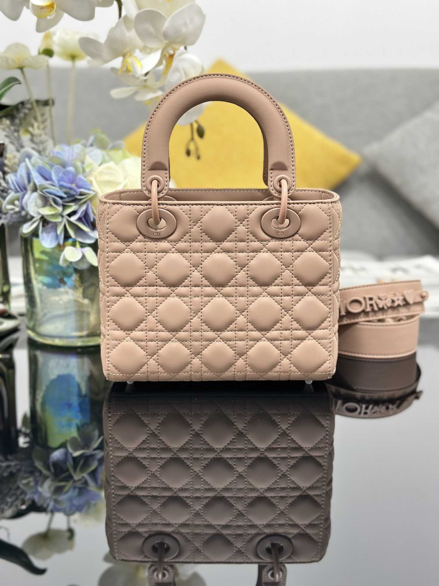 Dior Lady Dior My Four-grid Frosted Badge Lady Dior Bag M0538