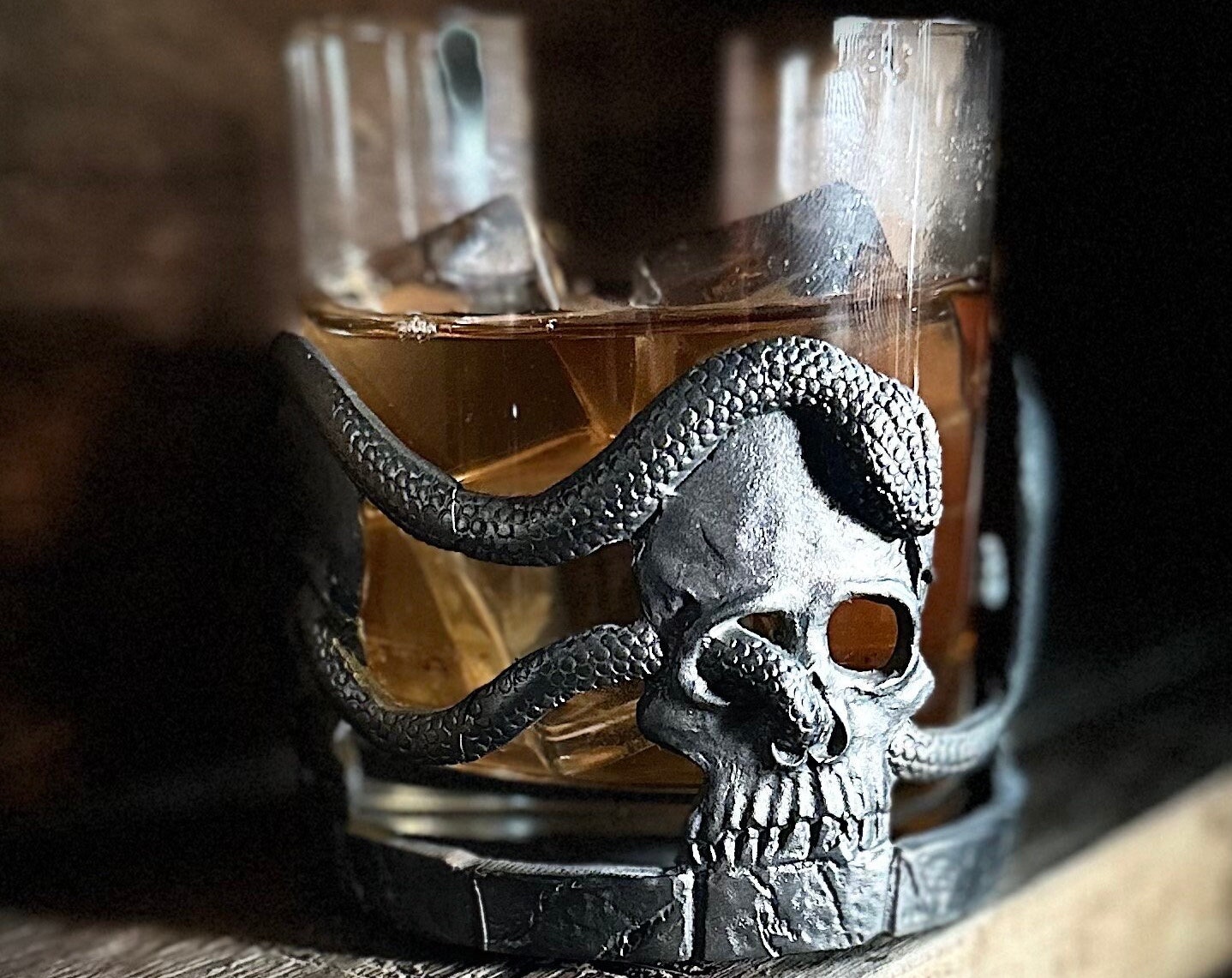 ☠️ Handcrafted Skull & Snakes Pewter Whisky Glass 🐍