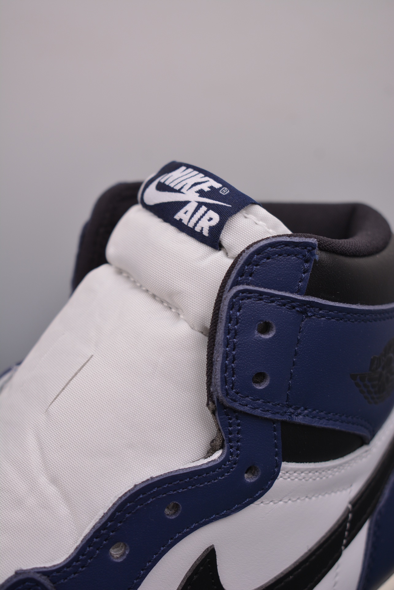 Nike Air Jordan 1 Retro High OG Midnight Navy DZ5485-401