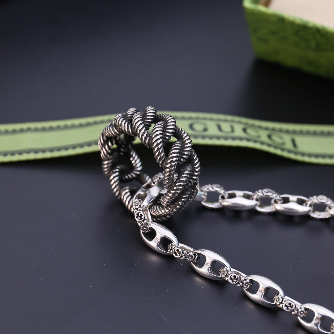 Gucci Braided Ring Vintage Necklace