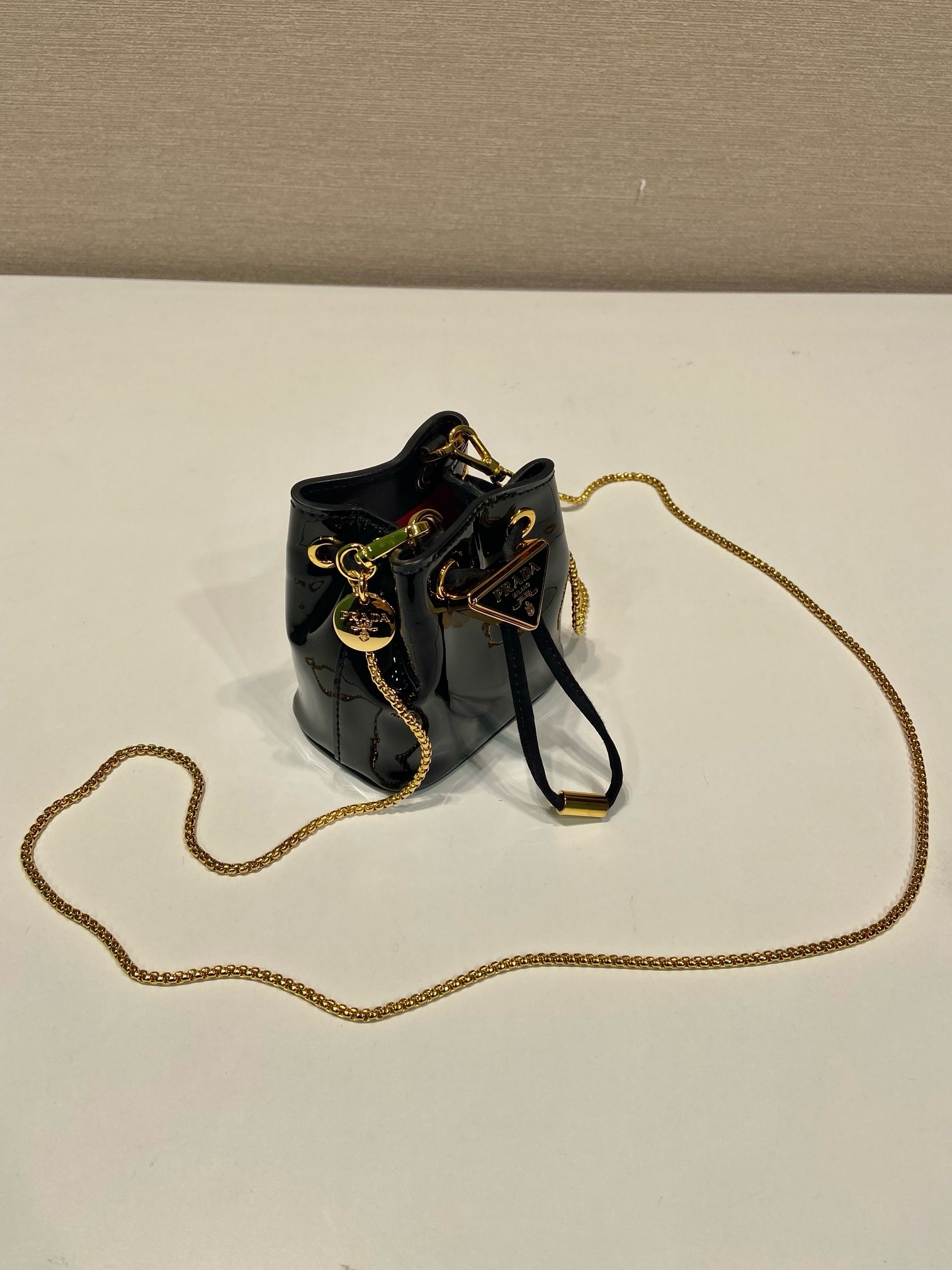 Prada patent leather small bucket 1NR016