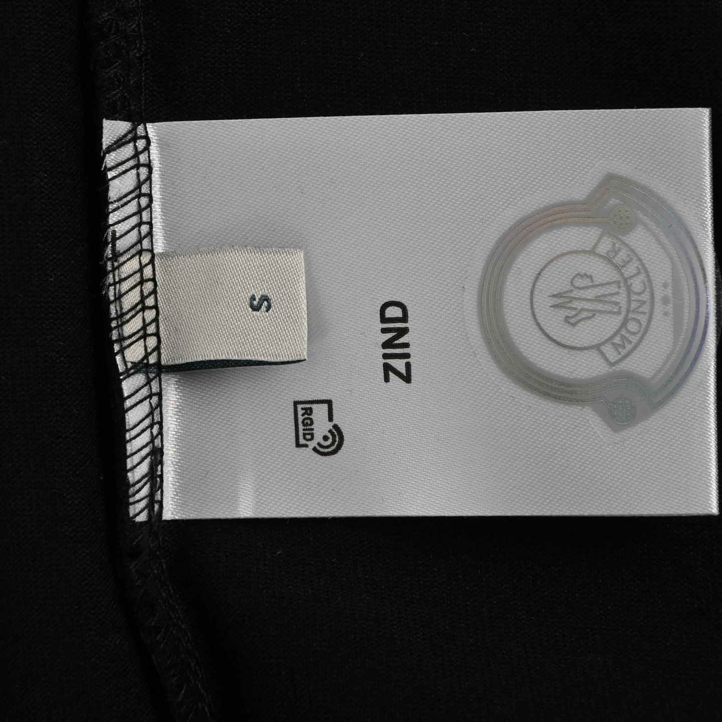 Moncler 25ss laminated logo short sleeves