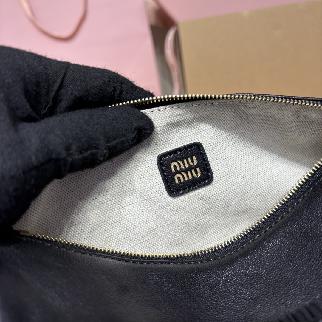 Miu Miu small bag 5NE851